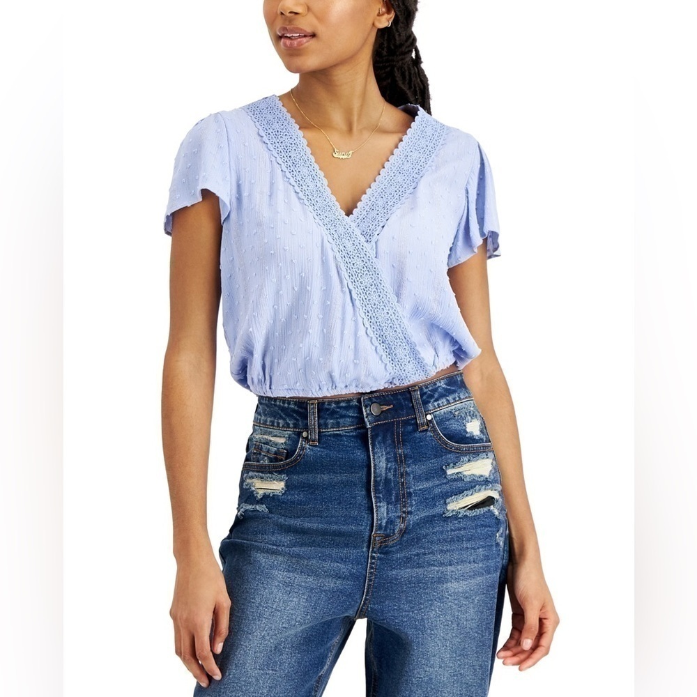 Kingston Grey Juniors' Swiss-Dot Flutter-Sleeve Top, women’s shirt size L, lilac